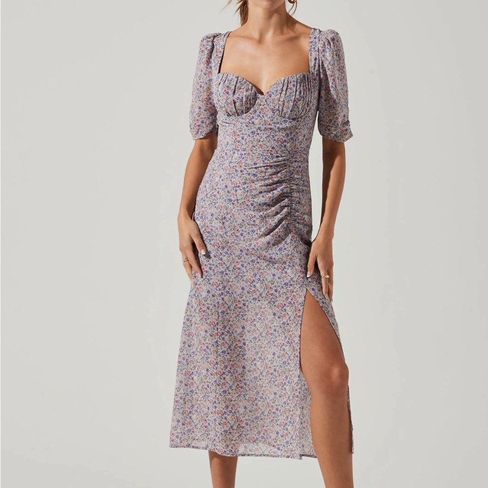 Front Slit Milkmaid Dress - ASTR The Label Size Small New NWOT Lilac Purple